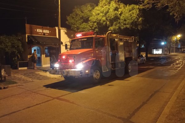 Susto En La Madrugada Por Un Principio De Incendio En Una Rotisería De