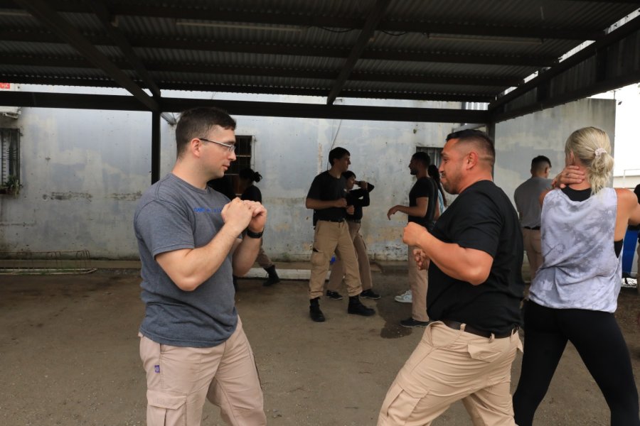 Agentes de la GUR se capacitan